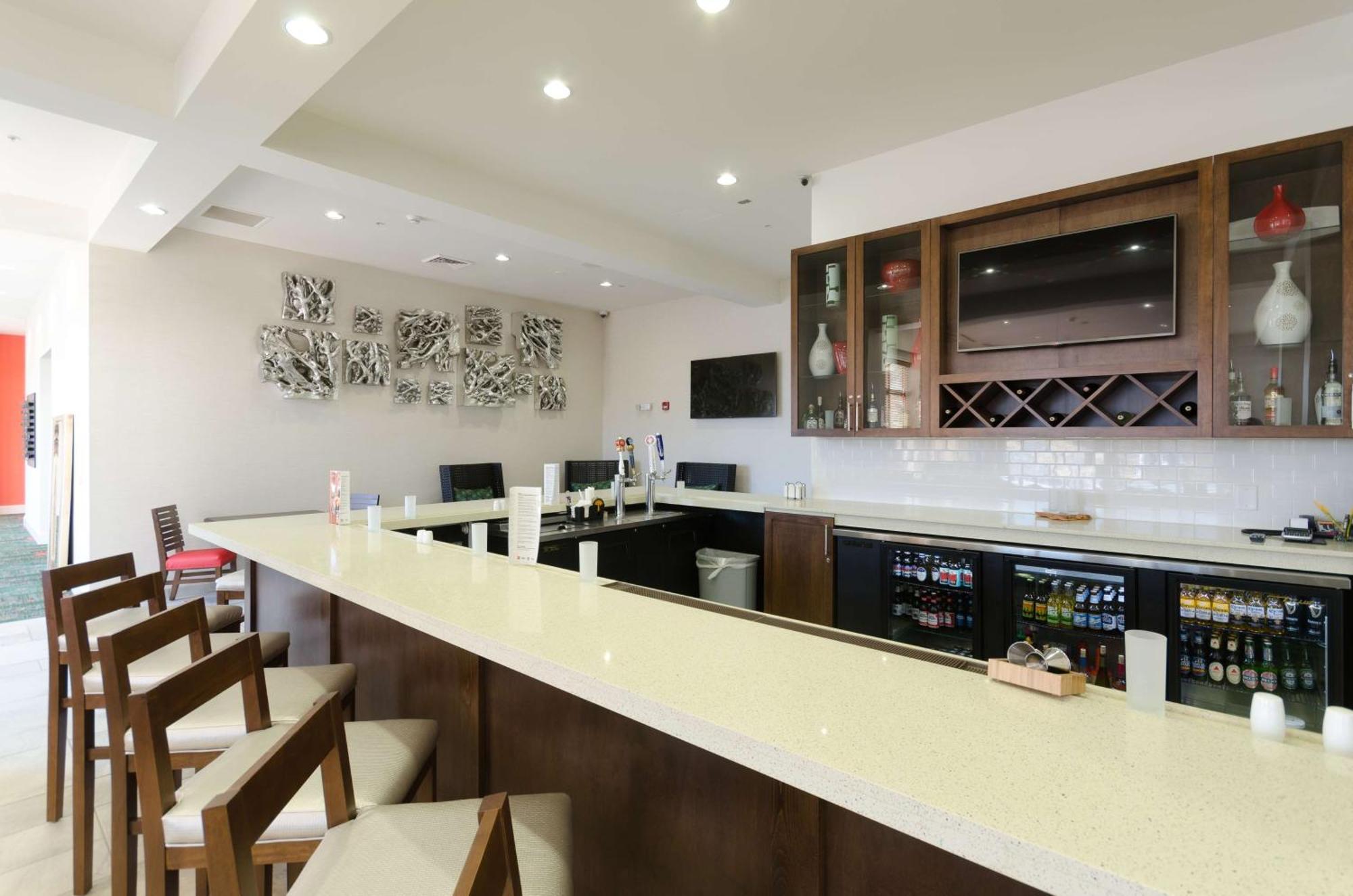 Hilton Garden Inn היקורי מראה חיצוני תמונה